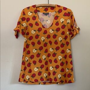 Modcloth short sleeve apple top